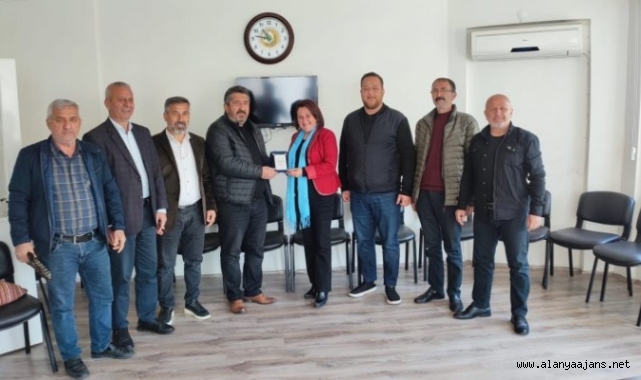 Muhtarlardan Keyaoğlu’na teşekkür plaketi