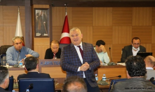 Şahin’den bir soruna daha neşter: ‘Alanya’da Tapu Müdürlüğü yetersiz’