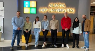 AHEP öğrencileri uluslararası kongrelerde sunum yapacak