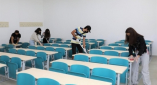 Alanya ALKÜ'de öğrenciler 1 günlüğüne çalışanların yerine geçti