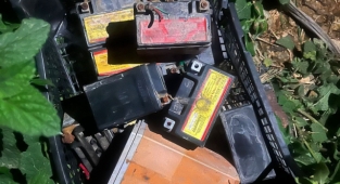 Alanya’da akü hırsızları jandarmadan kaçamadı