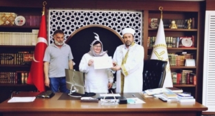 Alanya’da Alman uyruklu kadın Müslüman oldu