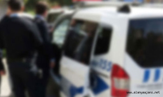 Alanya’da aranan 2 şahıs GBT sorgusunda yakalandı