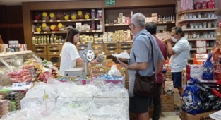 Alanya'da bayram alışverişi cep yakıyor