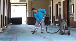 Alanya’da camiler Ramazan bayramına hazırlanıyor