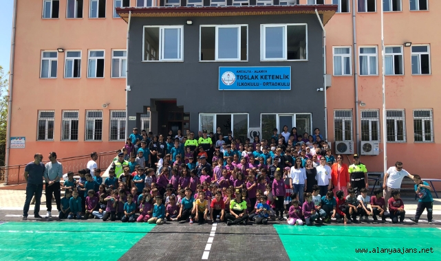 Alanya'da jandarma ekiplerinin seminerleri hız kesmiyor