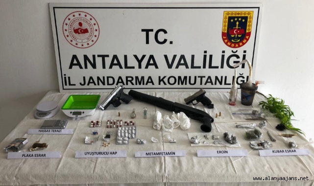 Alanya'da jandarmadan uyuşturucu operasyonu
