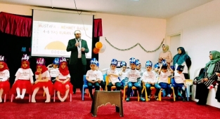 Alanya’da minik öğrenciler Kur’an-ı Kerim ile taçlandırıldı