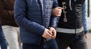 Alanya'da polis 42 aranan şahsı yakaladı