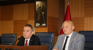 Başkan Böcek’ten Mehmet Şahin’e tebrik