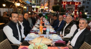 Başkan Şahin komite üyeleriyle iftarda buluştu