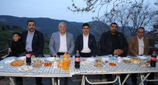 Başkan Şahin, orucunu Mahmutseydi halkıyla birlikte açtı