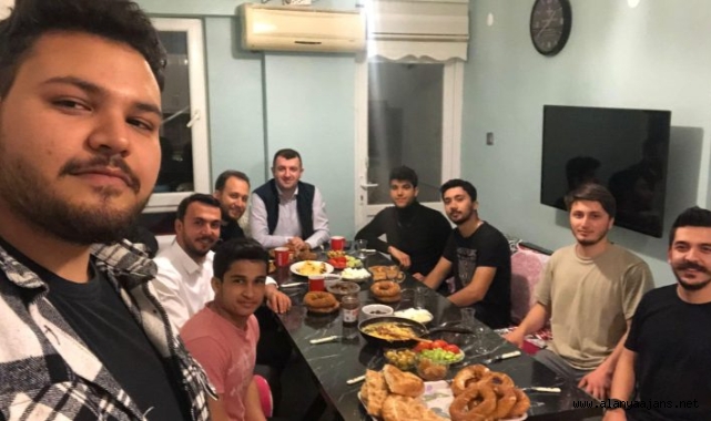 Başkan Toklu, öğrencilerle sahur yaptı
