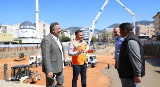 Cuma Pazarı'nda çalışmalar hızla sürüyor