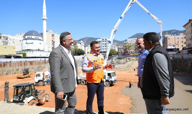 Cuma Pazarı'nda çalışmalar hızla sürüyor
