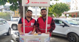 Kızılay'ın topladığı koliler ihtiyaç sahiplerine ulaştırılacak