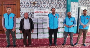 Mahmutlar’da ihtiyaç sahiplerine gıda yardımı