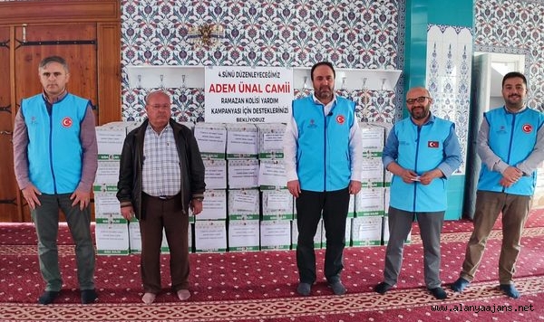 Mahmutlar’da ihtiyaç sahiplerine gıda yardımı