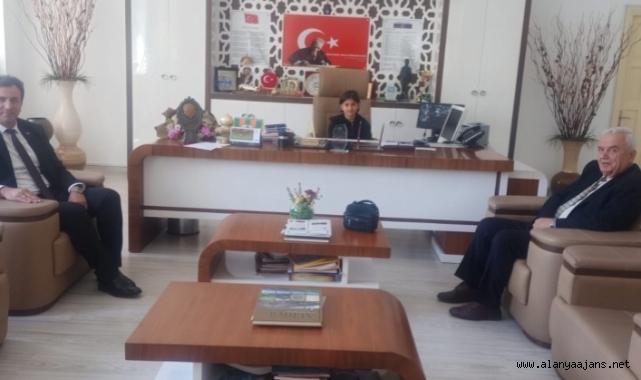 Müdür Yılmaz koltuğunu Ergen’e devretti
