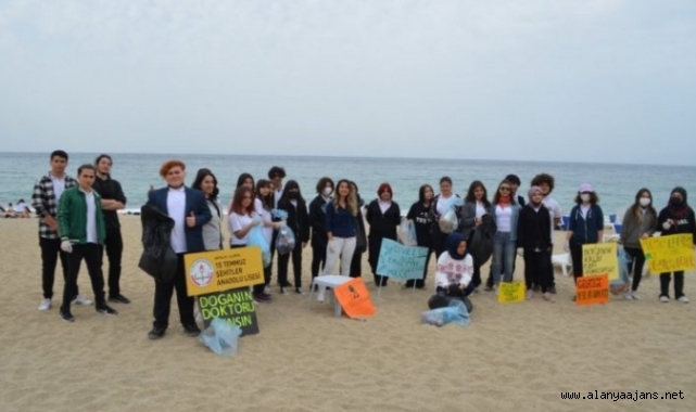 Alanya’da öğrencilerden farkındalık etkinliği