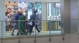 Ünlü sanatçı Tatlıses Alanyum AVM'den alışveriş yaptı