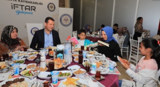 Ürkmezer iftarda çocuklarla buluştu