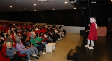 Alanya Belediyesi’nden gençlere motivasyon semineri