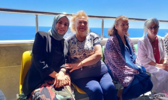 Alanya’da AK Kadınlar’dan anlamlı ziyaret