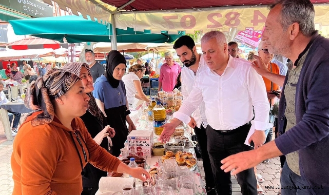 Alanya'da Ela bebek için düzenlenen kermese yoğun ilgi