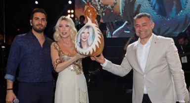 Alanya'da festivalin ilk gününde Seda Sayan sahne aldı