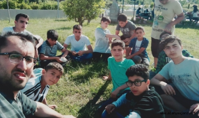 Alanya'da gençler piknikte birbirlerini yakından tanıdı