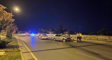 Alanya’da iki farklı araçla kaza yapan karı-koca yaralandı