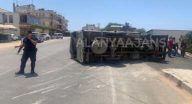 Alanya'da kamyonet devrildi: 1 yaralı