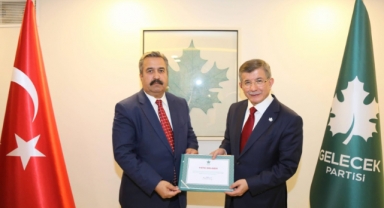 Alanyalı Mevlüt Demir’e Davutoğlu’ndan il başkanlığı görevi