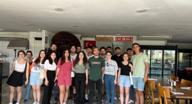 Antalya'dan gelen öğrencileri Gürkan Yılmaz ağırladı