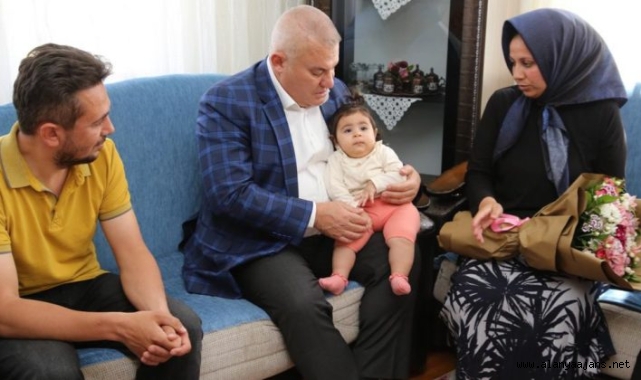 Başkan Şahin’den Anneler Günü öncesinde duygulandıran ziyaret