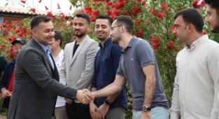 Başkan Yücel ilk bayramlaşmayı baba ocağında yaptı