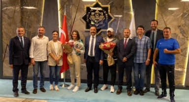 Boksör Seren Ay Çetin'in hedefi altın kemer