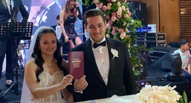 Genç çift dünya evine girdi