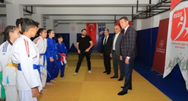Kaymakam Ürkmezer’den judo öğrencilerine ziyaret
