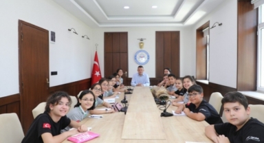 Kaymakam Ürkmezer’den ziyaretçilerine iş tavsiyesi