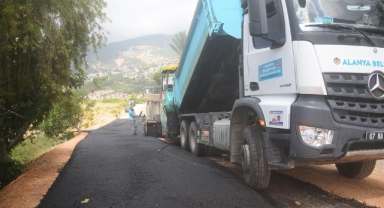 Alanya’da 3 mahallenin ulaşım sorunu giderildi
