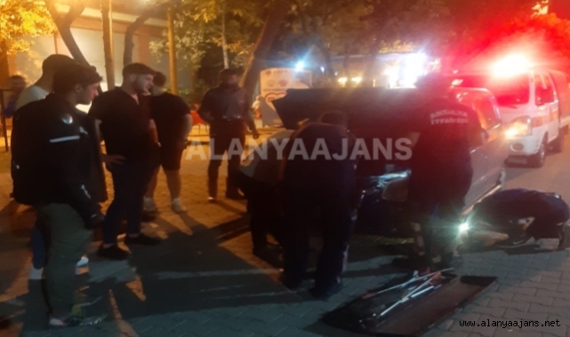 Alanya’da motora sıkışan yavru kedi kurtarıldı