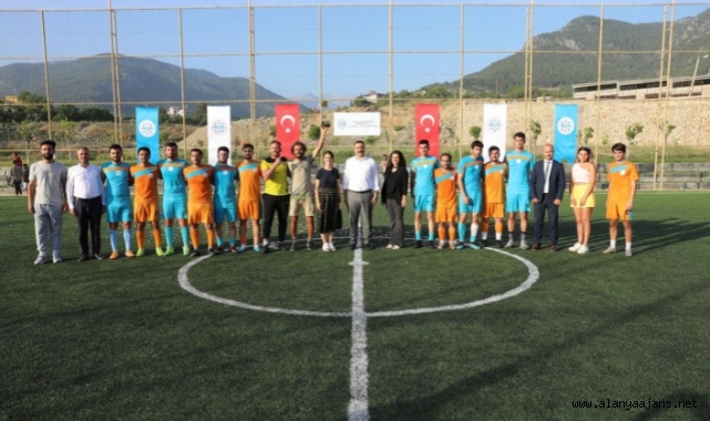 Alanya'da öğrenci klüpleri futbol turnuvası sona erdi