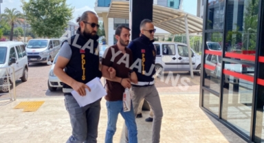 Alanya’da silahlı soyguncu polisten kaçamadı