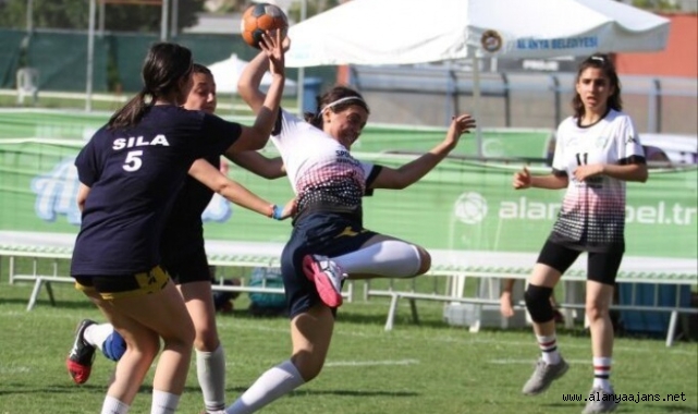 Alanya’daki hentbol şöleninin tarihi değişti!