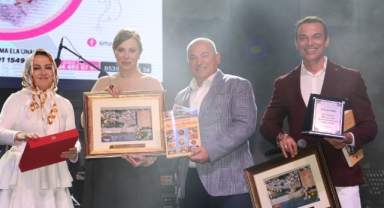 Alanya, Ela bebek için Zuhal Olcay konserinde buluştu