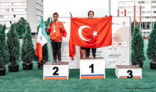 Alanyalı milli sporcudan yeni rekor