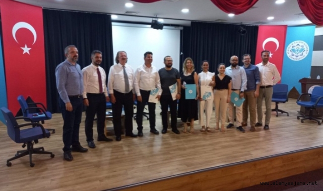 ALKÜ'de turizm rehberliği