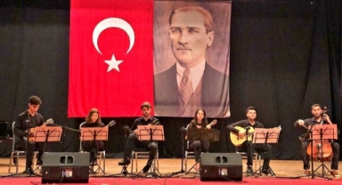 ALKÜ öğrencileri İzmirlileri mest etti